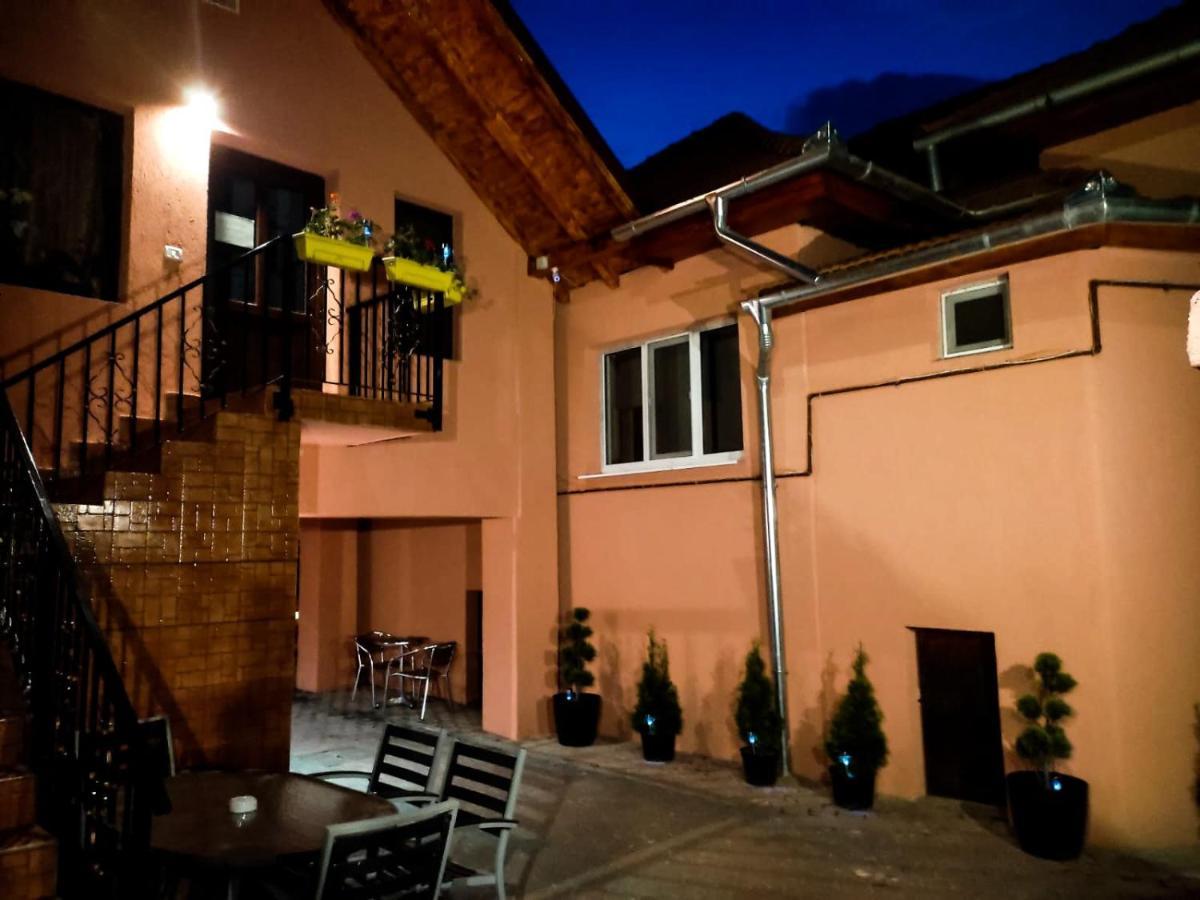 Calypso Rooms Făgăraş Zewnętrze zdjęcie
