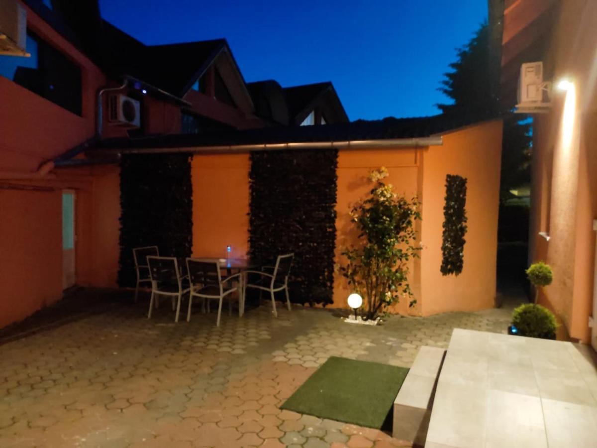 Calypso Rooms Făgăraş Zewnętrze zdjęcie